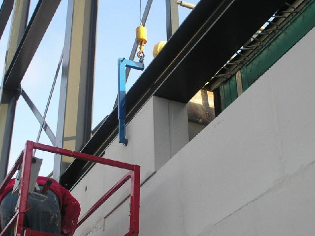 Elementen onder stalen ligger