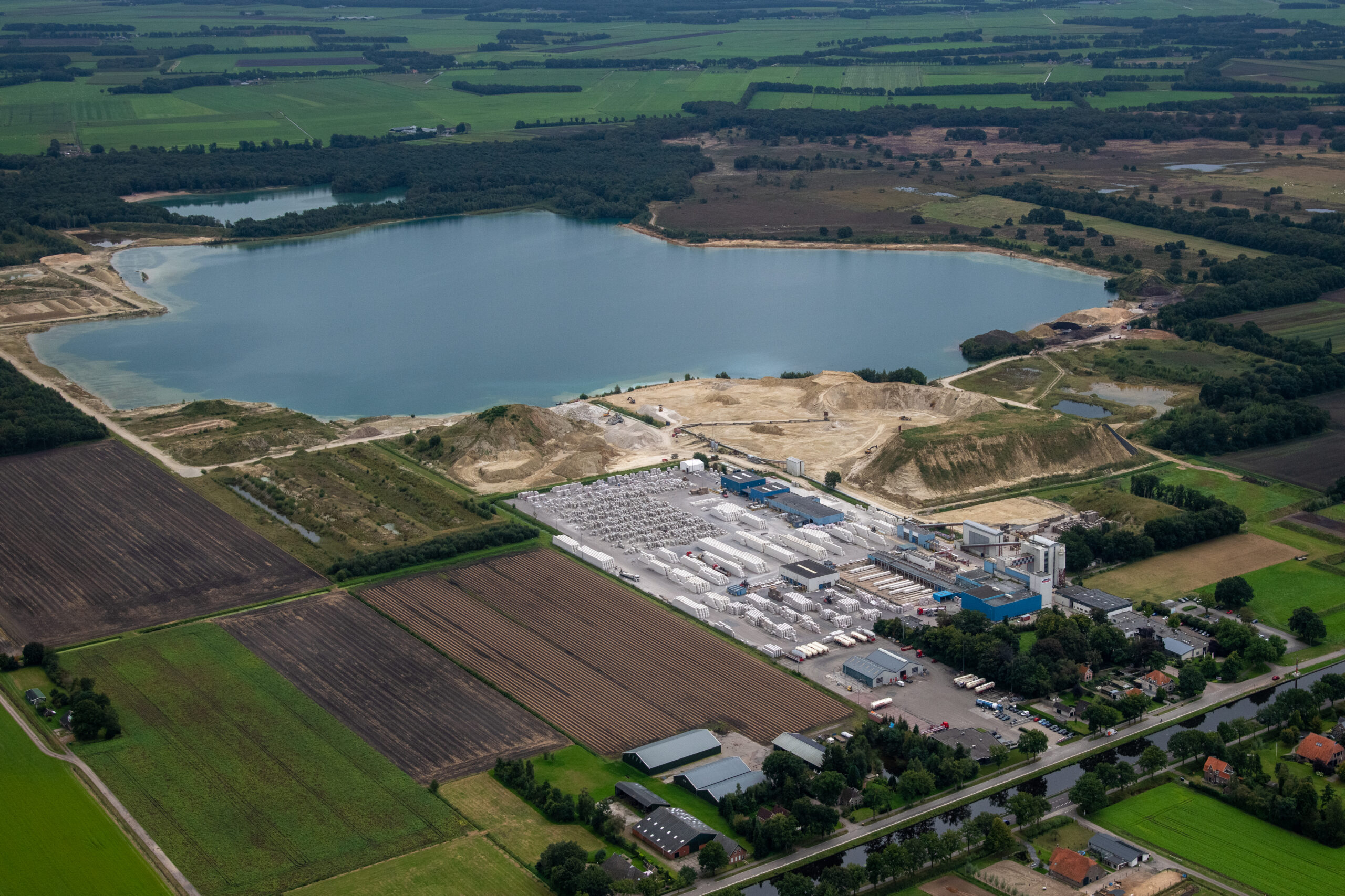 Luchtfoto productielocatie Calduran Hoogersmilde.