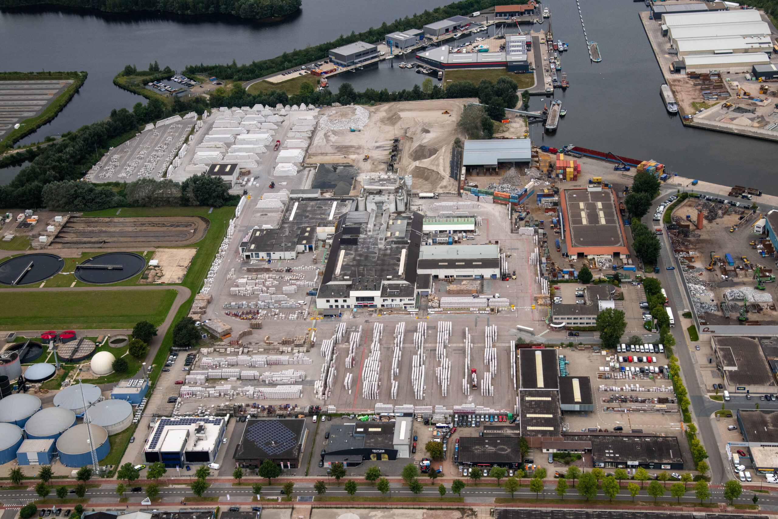 Luchtfoto productielocatie Calduran Harderwijk.